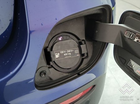 2020 Mercedes-Benz GLC Class GLC300de AMG Line 4MATIC thumbnail