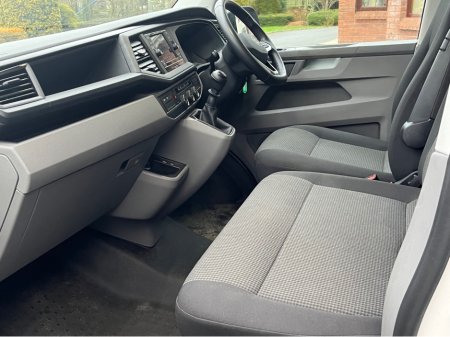 2024 Volkswagen Transporter T28 STARTLINE TDI P/V €25,950 thumbnail