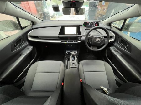 2025 Toyota Prius - thumbnail 13