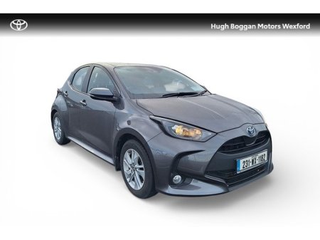 2023 Toyota Yaris HYBRID LUNA,RIDICOUSLY LOW MILEAGE! €23,995