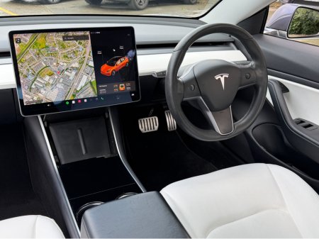 2019 Tesla Model 3 PERFORMACE..WHITE LEATHER..AWD €20,900 thumbnail