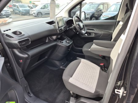 2023 Citroen Berlingo - view 2