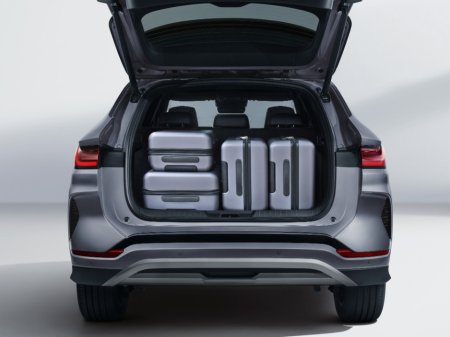 2026 BYD Seal U DM-i Comfort 26.6kWh *125km EV Range* €47,515 thumbnail