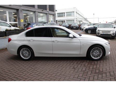 2019 BMW 3 Series - view 3