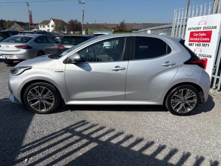 2022 Toyota Yaris 1.5 Hybrid 5Dr Platinum €21,950 thumbnail