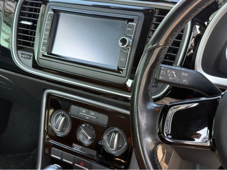 2017 Volkswagen Beetle - thumbnail 6