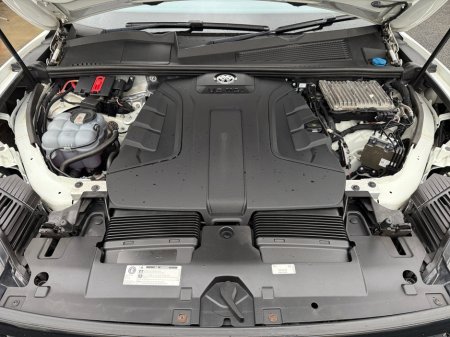 2019 Volkswagen Touareg V6 R-LINE TECH 3.0 TDI **286 BHP**REVERSE CAMERA**BODY KIT**BLACK PACK**XENONS**MEMORY SEATS**FSH**MINT** €52,750 thumbnail