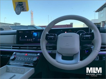 2024 Hyundai Santa Fe PHEV Premium 1.6 €54,995 thumbnail