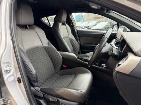 2023 Toyota C-HR HYBRID SOL..RAER CAMERA WITH PARK ASSIST €21,900 thumbnail