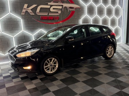 2016 Ford Focus - thumbnail 2