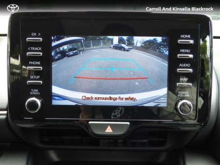 2022 Toyota Yaris Hybrid Luna €21,950 thumbnail