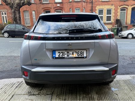 2023 Peugeot 2008 - thumbnail 6