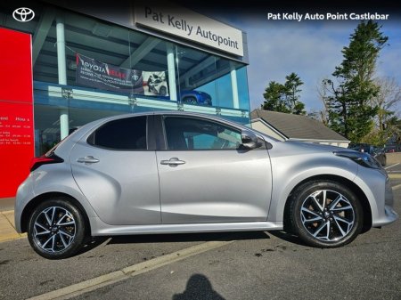 2022 Toyota Yaris - thumbnail 3