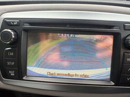 2012 Toyota Yaris - thumbnail 19