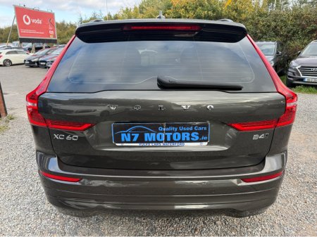 2022 Volvo XC60 2.0 MOMENTUM AUTO €38,450 thumbnail