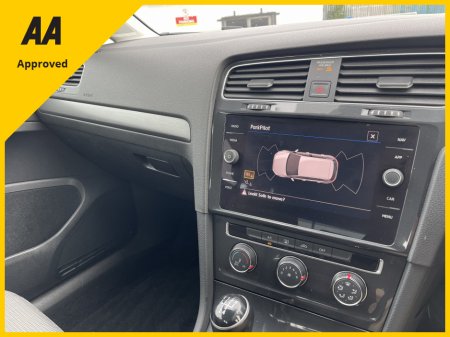 2018 Volkswagen Golf - view 3