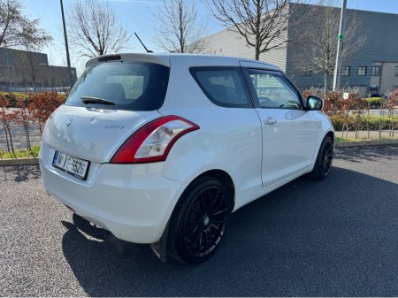 2014 Suzuki Swift - thumbnail 5