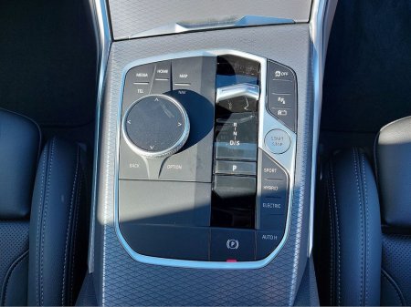 2025 BMW 3 Series - thumbnail 10