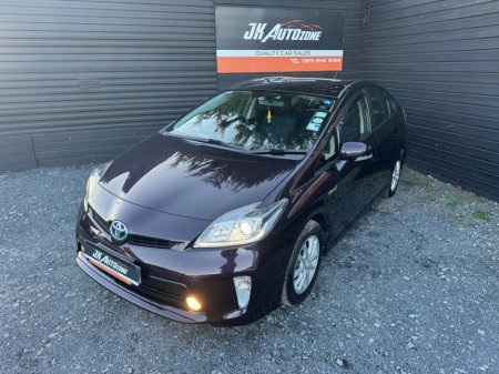 2014 Toyota Prius - thumbnail 3