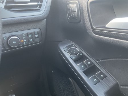 2025 Ford Kuga ST-Line X €32,984 thumbnail