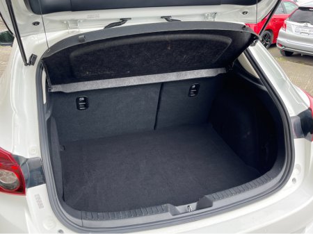 2017 Mazda Mazda3 - thumbnail 6