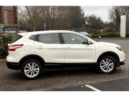2017 Nissan Qashqai 1.5 DCI ACENTA SMART V VISION 110PS 5DR €8,950 thumbnail