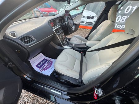 2016 Volvo V40 == AUTO//FULL LEATHER//LOW KMS//LIKE NEW== €14,950 thumbnail