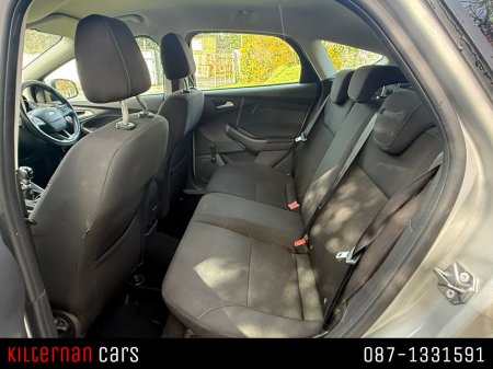 2015 Ford Focus - thumbnail 13