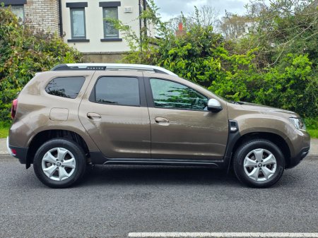 2019 Dacia Duster - view 2