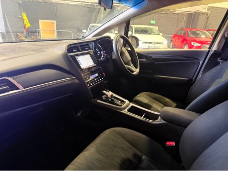 2020 Honda Shuttle 6AA-GP7 €13,500 thumbnail