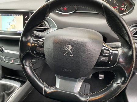 2016 Peugeot 308 - thumbnail 11