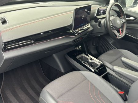 2025 Volkswagen ID.5 GTX thumbnail