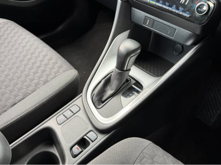 2023 Toyota Yaris 1.5 HYBRID..REAR CAMERA..APPLE CARPLAY €16,900 thumbnail