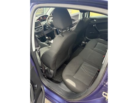 2013 Peugeot 208 - thumbnail 12