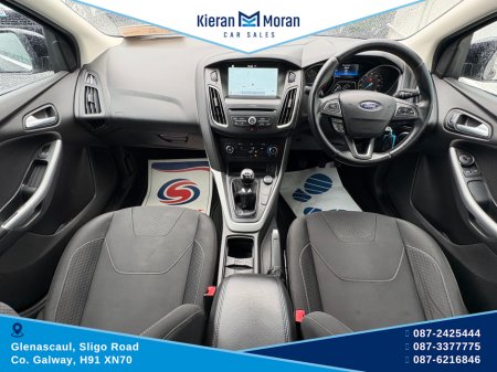 2017 Ford Focus - thumbnail 8