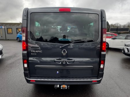 2025 Renault Trafic Passenger - photo 4