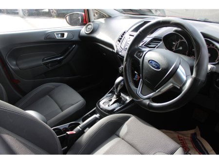 2016 Ford Fiesta - thumbnail 7