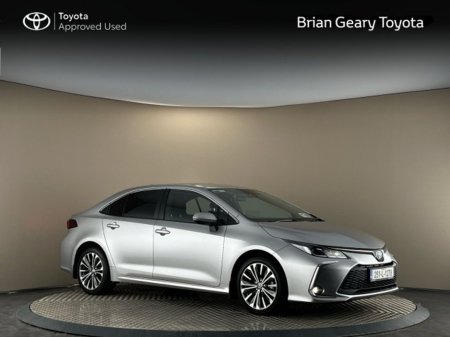 2025 Toyota Corolla HYBRID LUNA SPORT SALOON