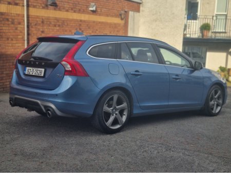 2015 Volvo V60 - thumbnail 4