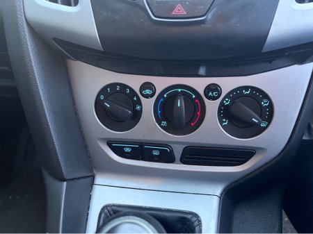 2012 Ford Focus 1.6 TDCI 95BHP ZETEC 5 5DR thumbnail