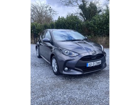 2022 Toyota Yaris - thumbnail 2