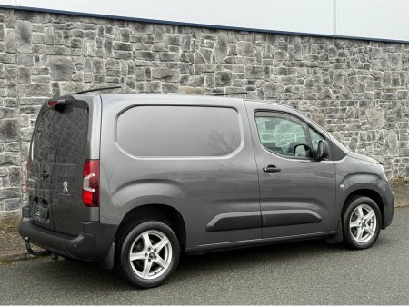 2019 Peugeot Partner PROF PLUS 1.6 HDI FSH €11,950 thumbnail