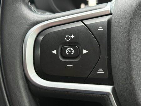 2018 Volvo XC60 - thumbnail 19