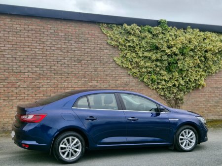 2017 Renault Megane - thumbnail 18