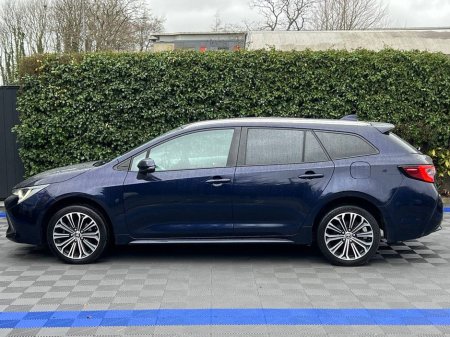 2022 Toyota Corolla SOL ESTATE 1.8 HYBRID // DIAMOND CUT ALLOYS // REVERSE CAMERA // ADAPTIVE CRUISE CONTROL €20,900 thumbnail