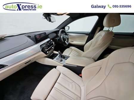 2019 BMW 5 Series - thumbnail 2