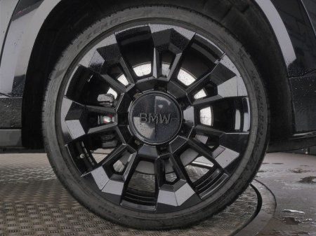 2024 BMW XM - thumbnail 14