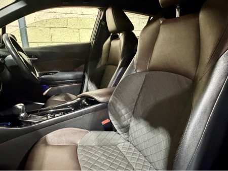 2017 Toyota C-HR G Spec €17,500 thumbnail