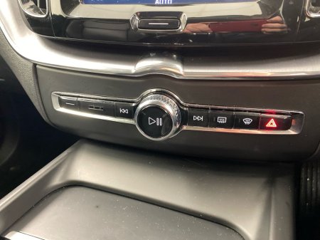 2020 Volvo XC60 - thumbnail 17