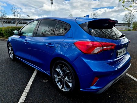 2020 Ford Focus - thumbnail 11